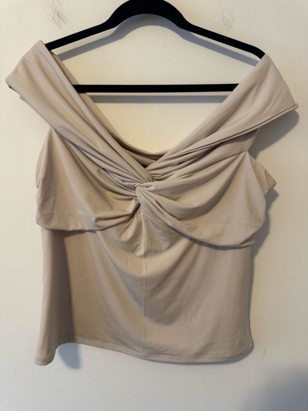 Abercrombie & Fitch Twist Front Off-Shoulder Top in Beige XL
